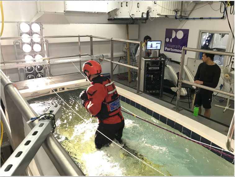 Pruebas a rescatadores con EPI en laboratorio