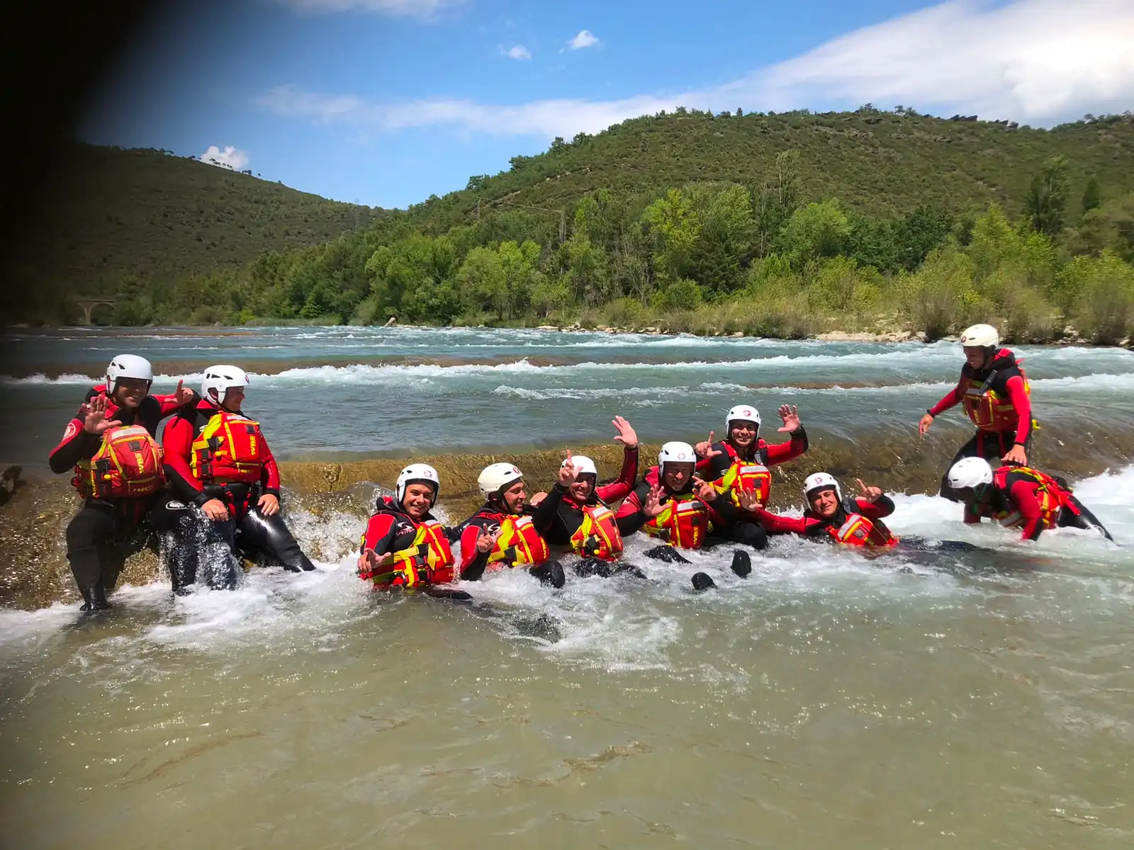 Curso de resxcate en aguas rapidas e inundaciones de rescue 3 europe para bomberos y proteccion civil de malta