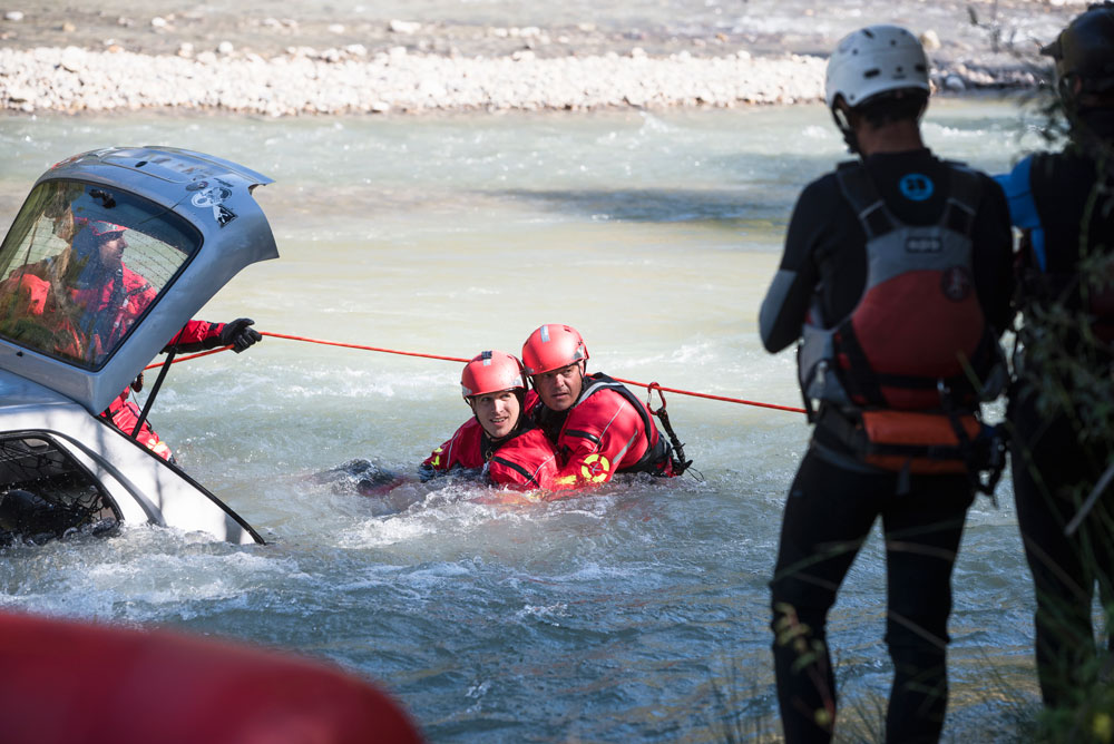 Resue 3 Formacion: Curso de rescate de vehículos en el agua