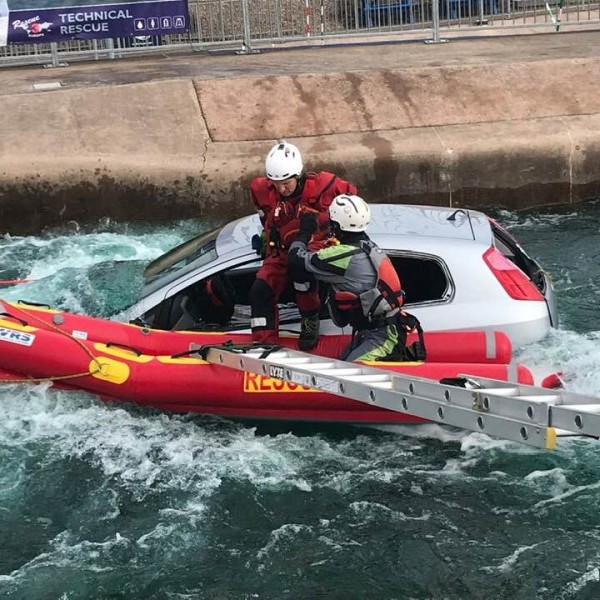 Nuevo curso de rescate: Rescate en Vehículos en el Agua